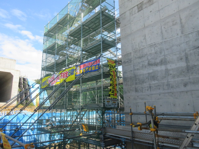 土木・橋梁事業所①_特殊足場